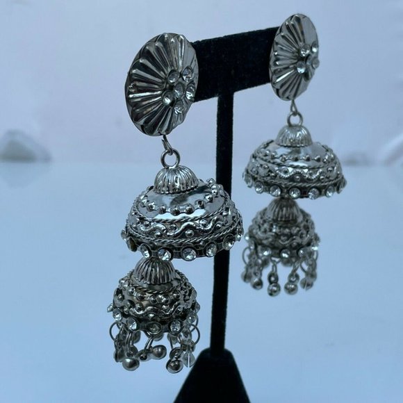 Fashion Earrings Silver Tone Fancy Jewelry Crystal Accents Traditional Earrings - Picture 7 of 11